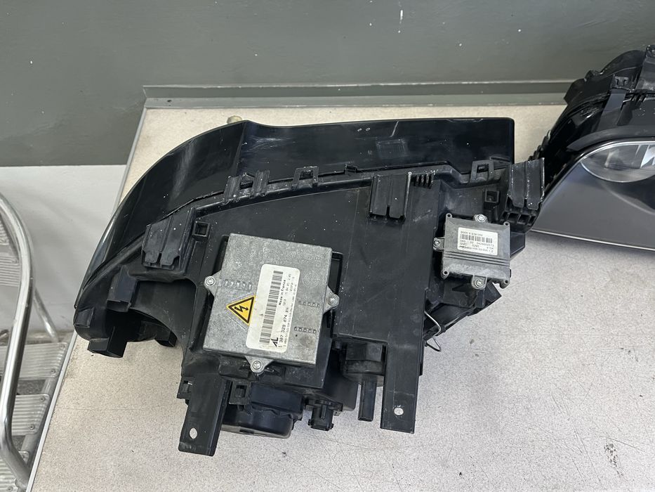 Bmw e83 X3 lampy skrętne bi xenon kompletne reflektory dynamic