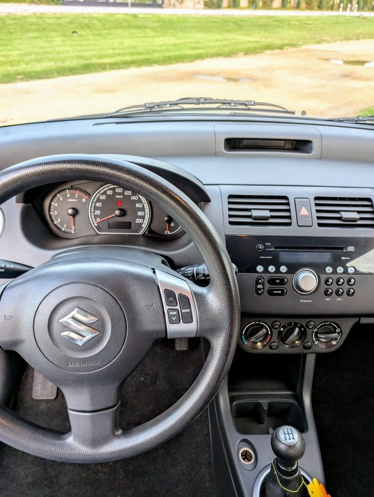 Suzuki Swift mk6 2005 1.3 92KM 5d