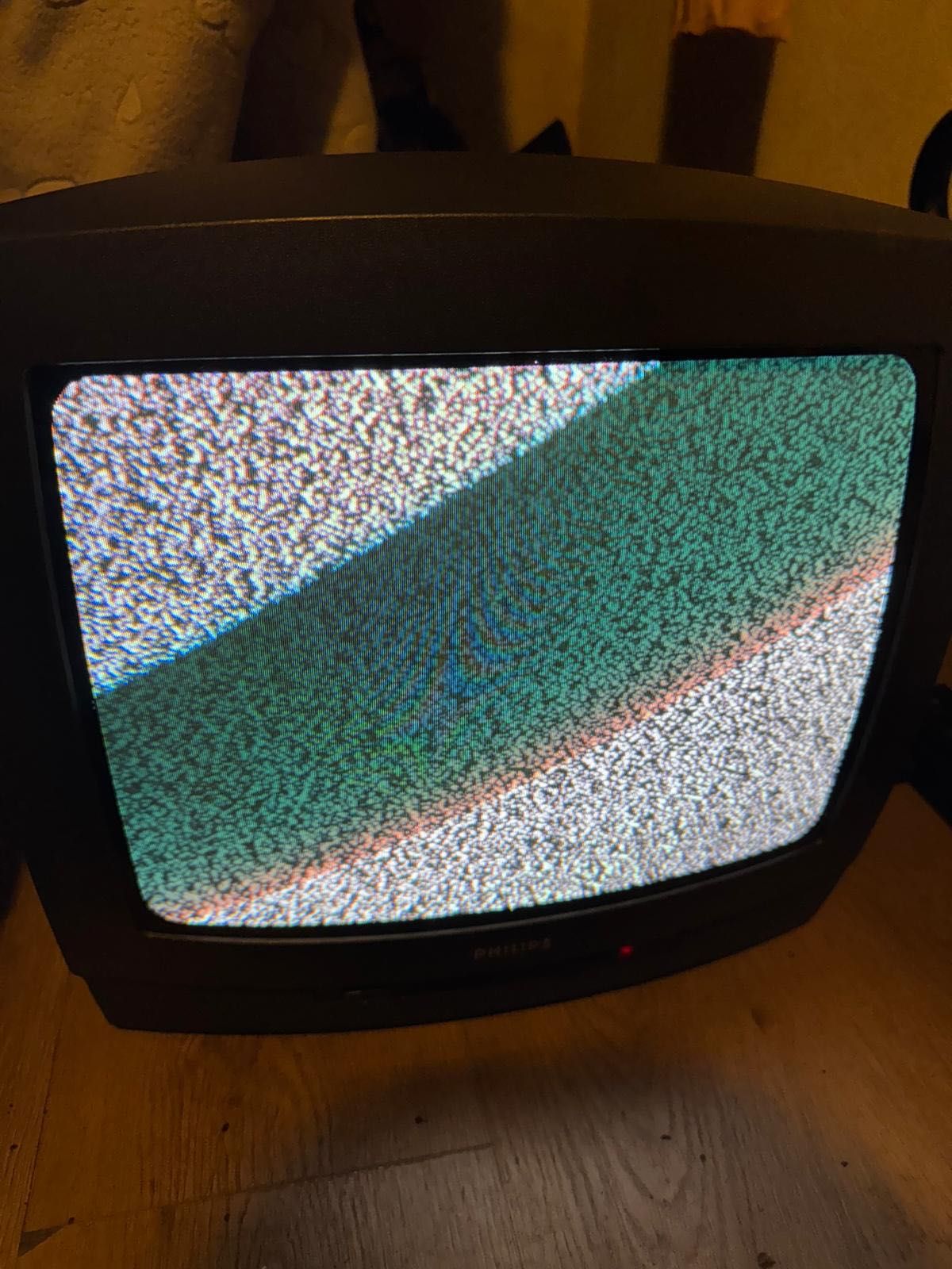 Televisão Philips antiga sem comando