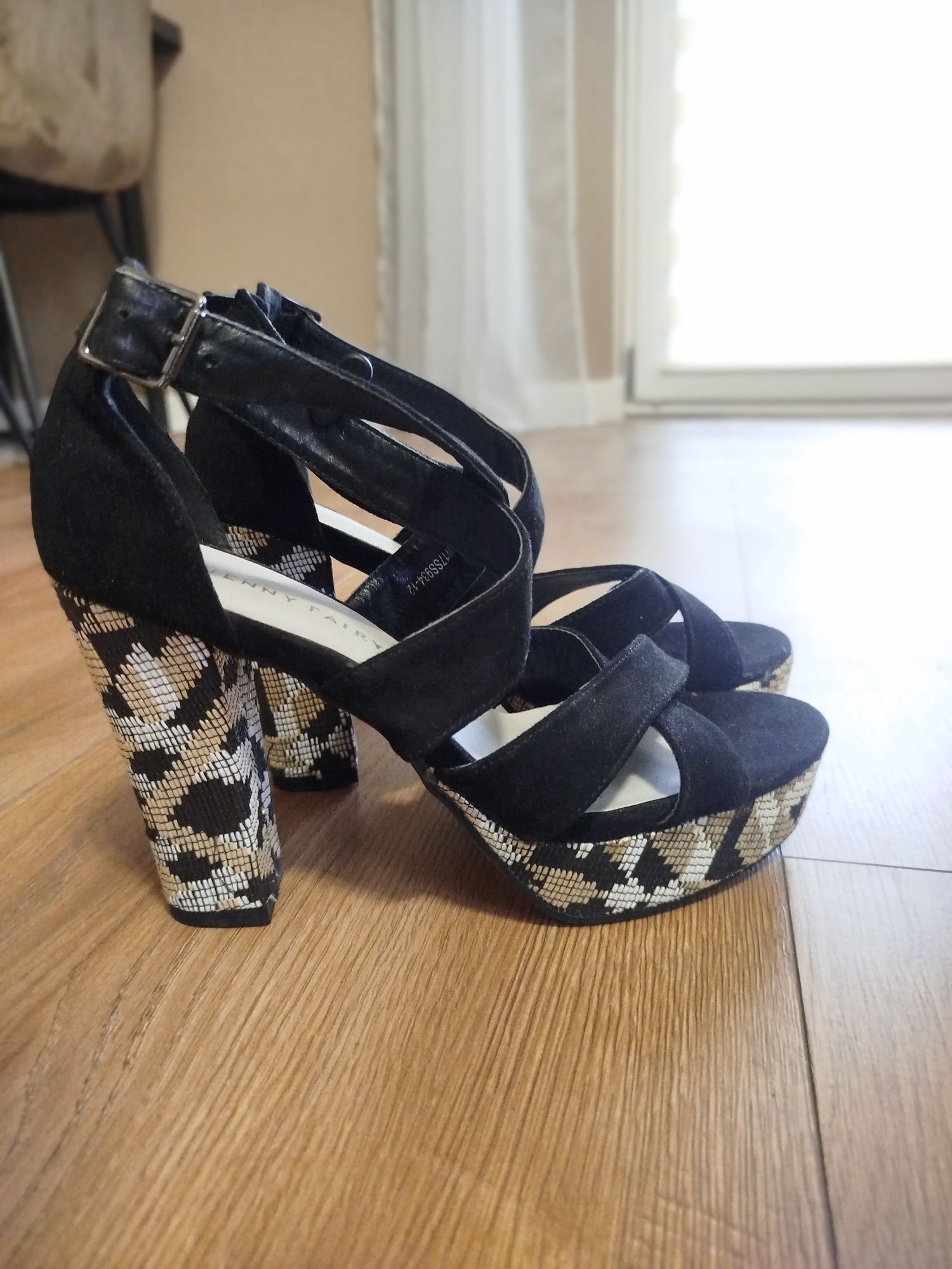 Buty na obcasie sandały kobieta wiosna lato odkryte palce