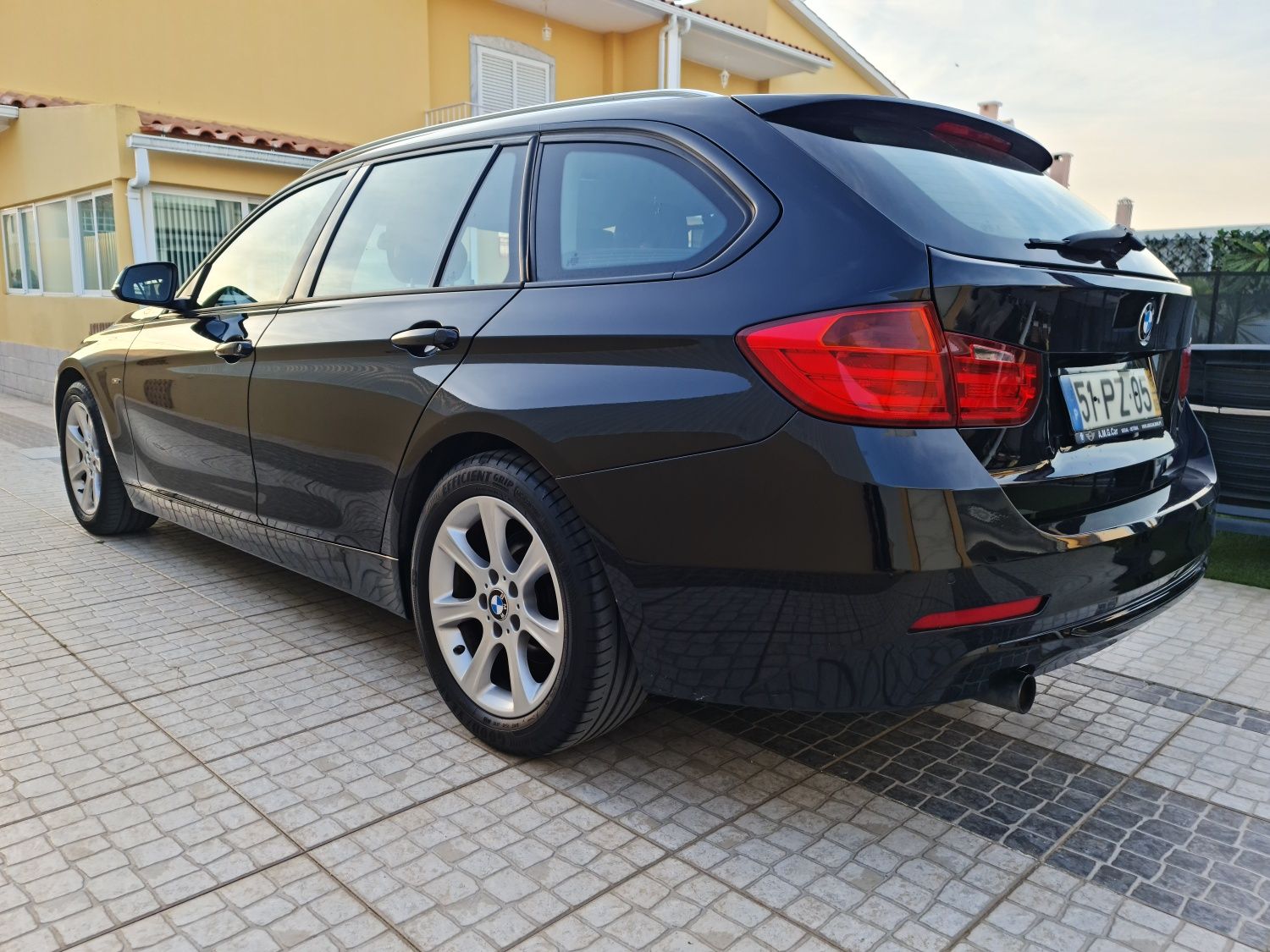 BMW 318 Touring versão sport