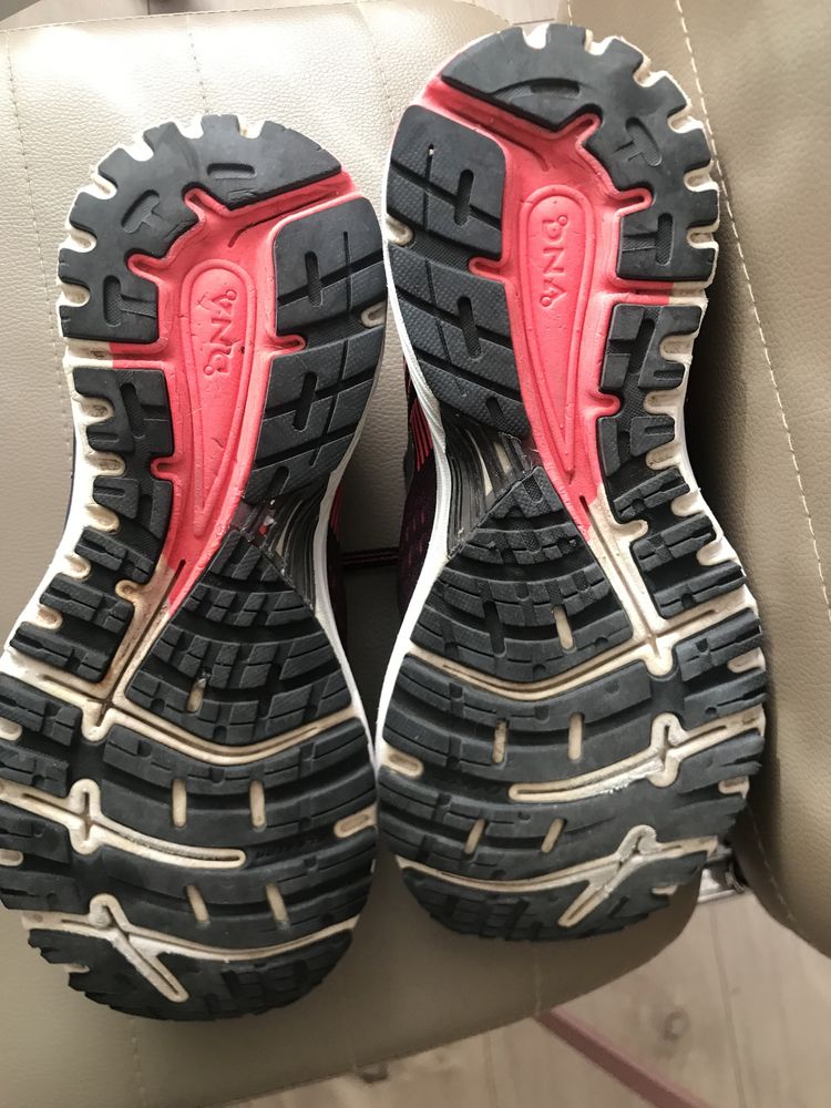 Кросівки оригінал Brooks GST 18