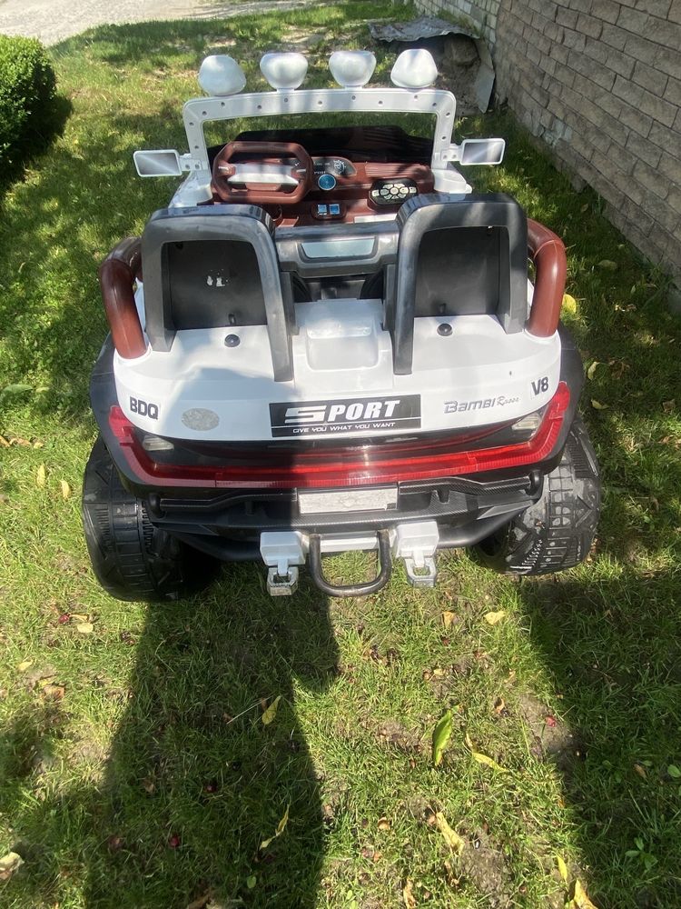 Електроавтомобіль джип двохмісний bambi M Jeep