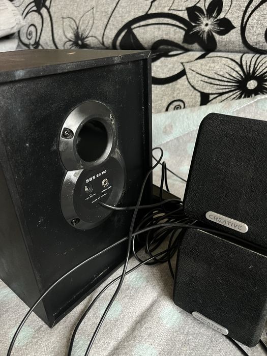Музикальні колонки creative сабвуфер акустичні системи