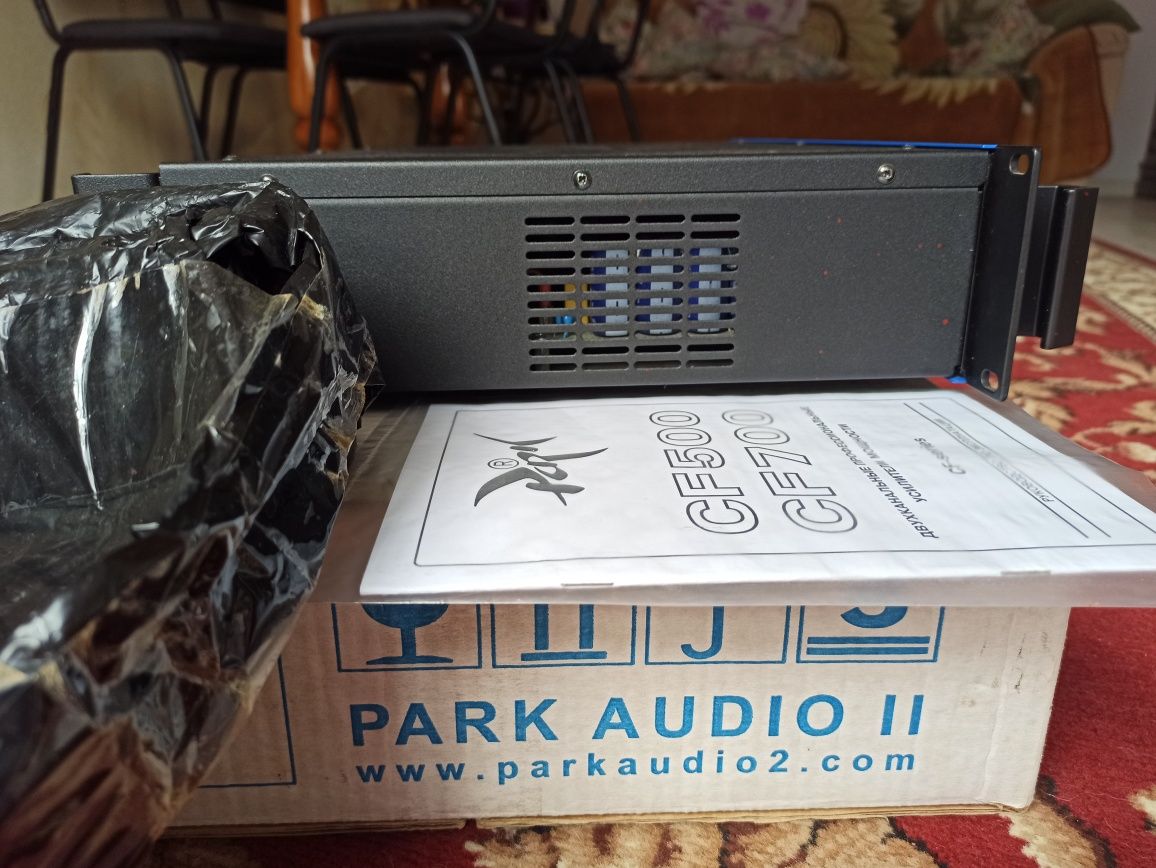 Професійний блок потужності Park Audio CF700