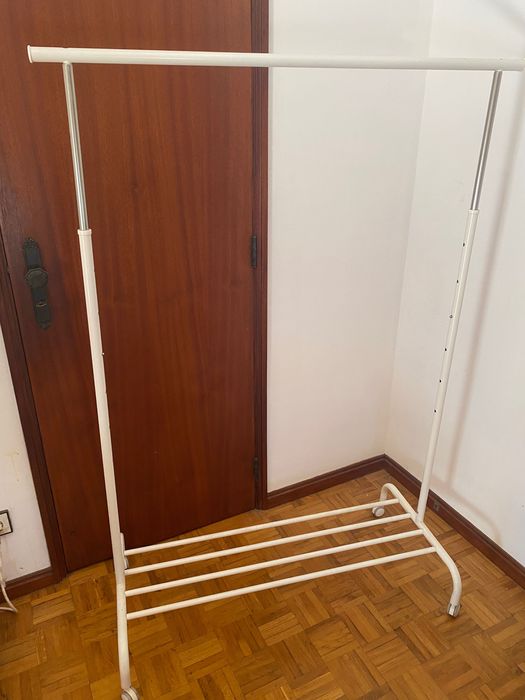 Suporte para cabides