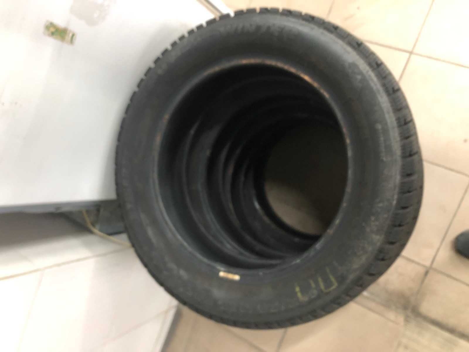 комплект зимней резины TIGAR 185/60R15 почти новая пробег 100км