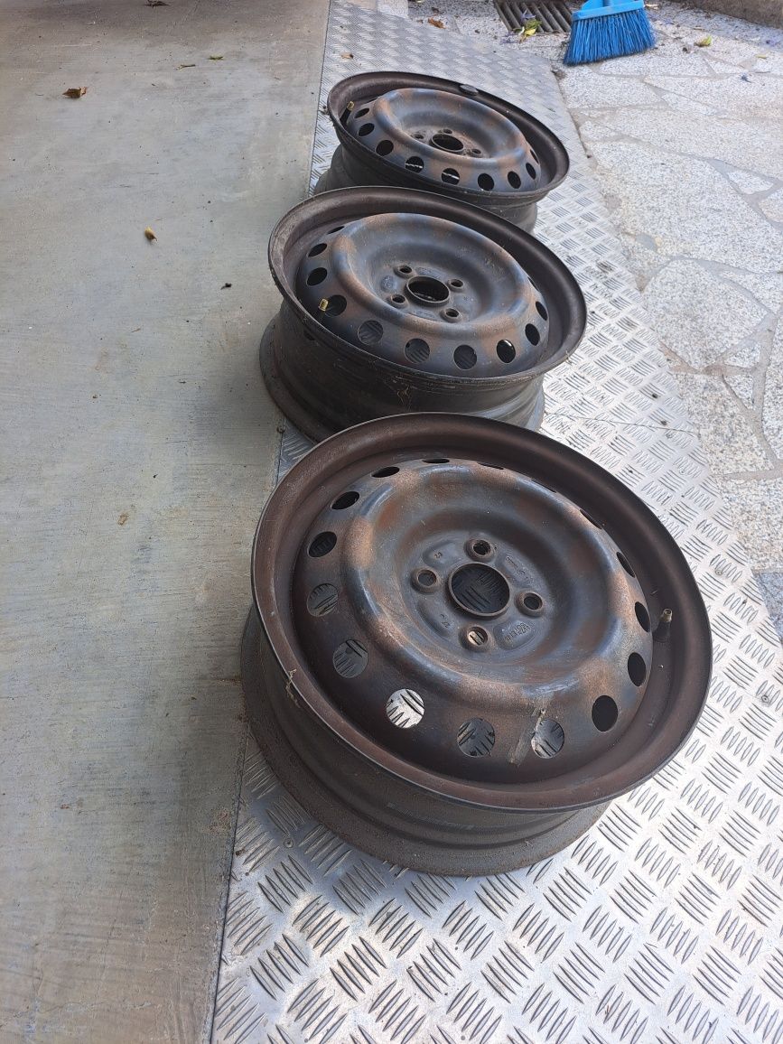 3 jantes Toyota Yaris 2007