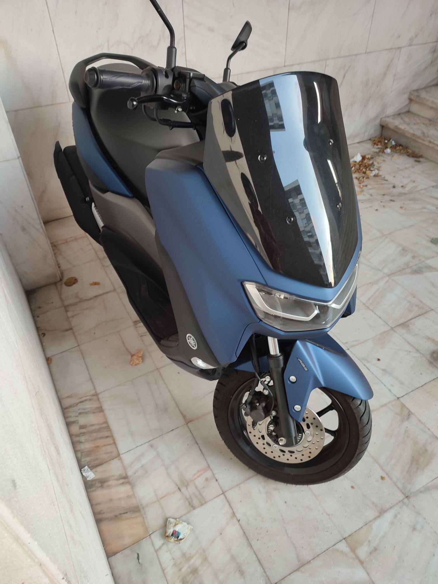 Nmax praticamente nova