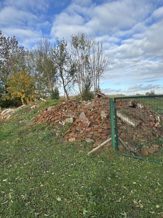 Oddam gruz z cegieł