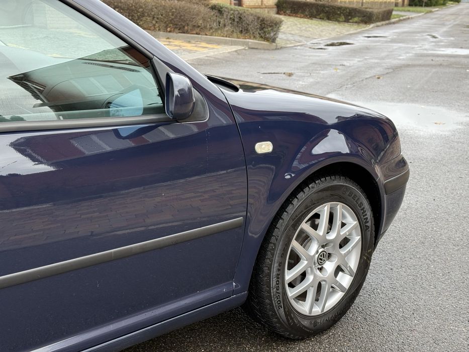 Volkswagen GOLF 1.6 MPI Avtomat