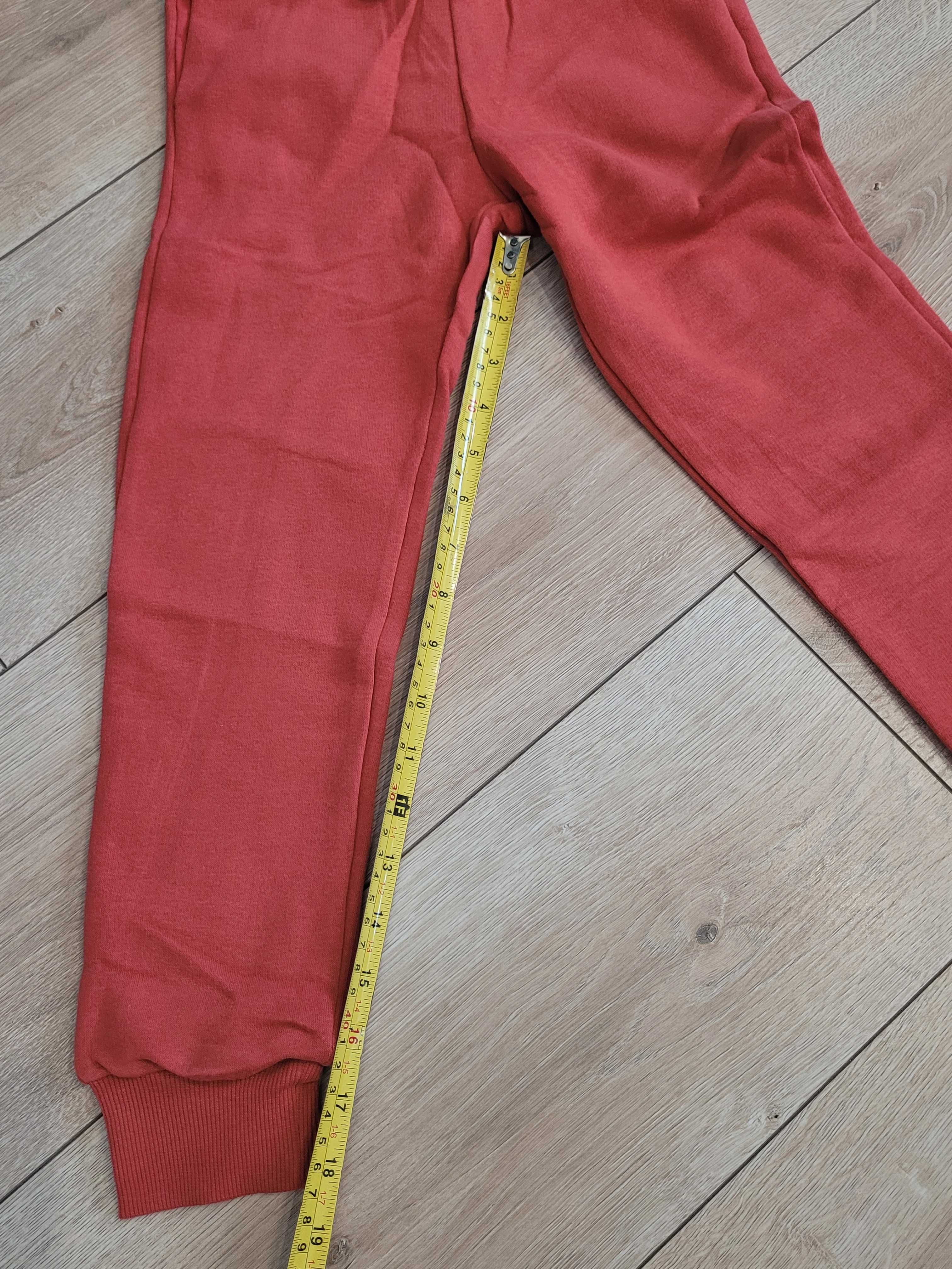 128 Nowe joggery dresowe chłopięce H&M czerwone joggersy z meszkiem