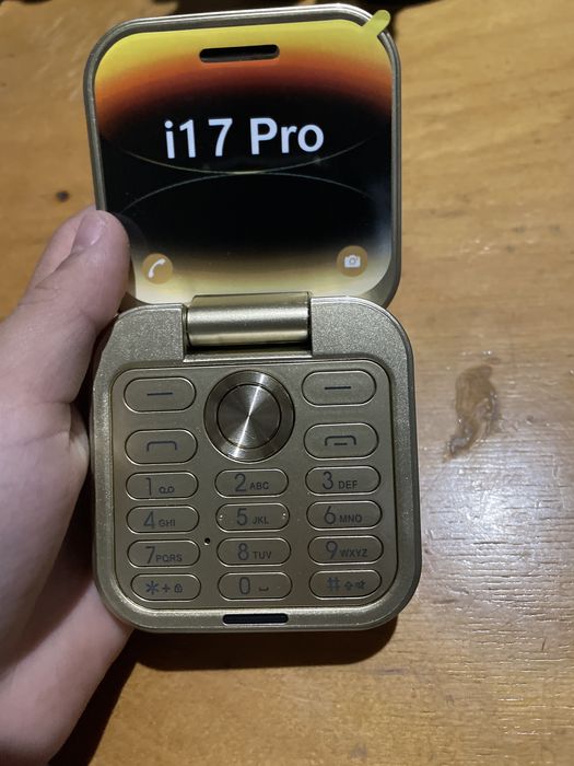 Mini telemovel iphone 17