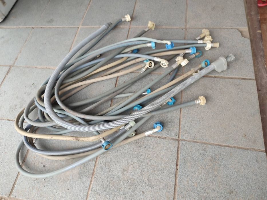 Шланги для підключення пральних-посудомийних машини