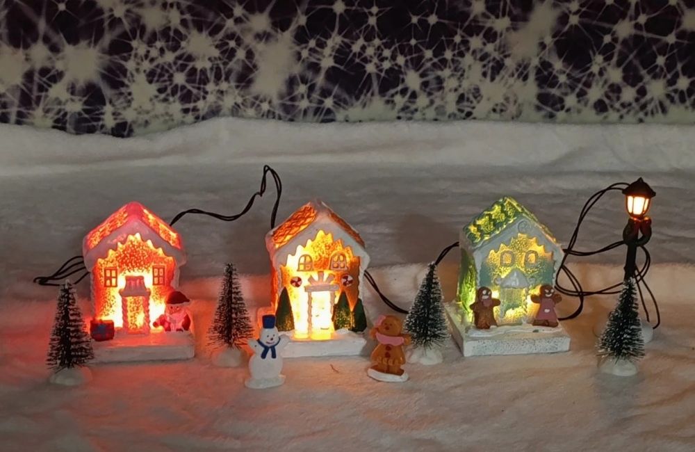 Magic Village – Świąteczna Uliczka LED - 10 elementów