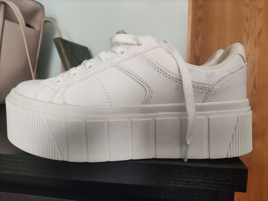 Sapatilhas brancas 38 novas