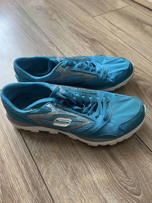 Кросівки Skechers для дівчини жіночі 39 р.