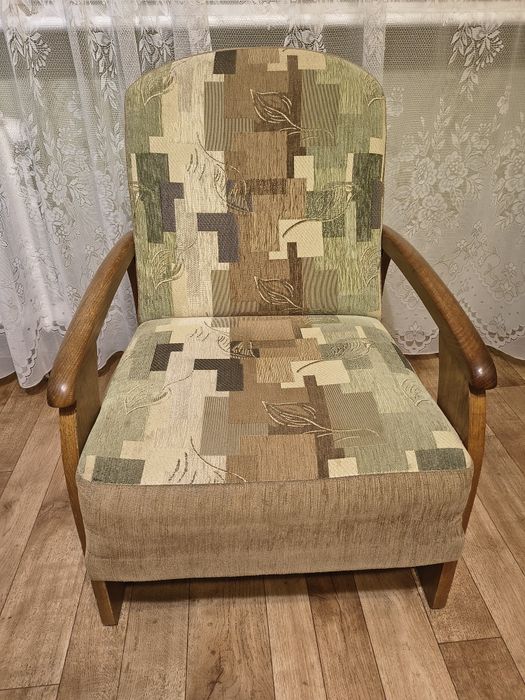 Fotel retro na sprężynach