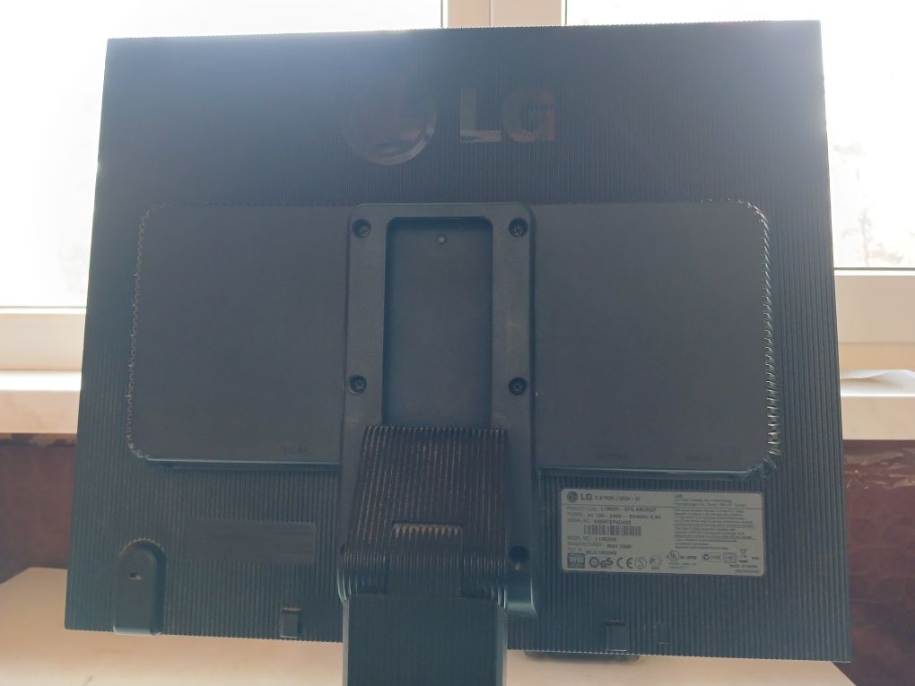 Продам мониторы (Samsung, LG)