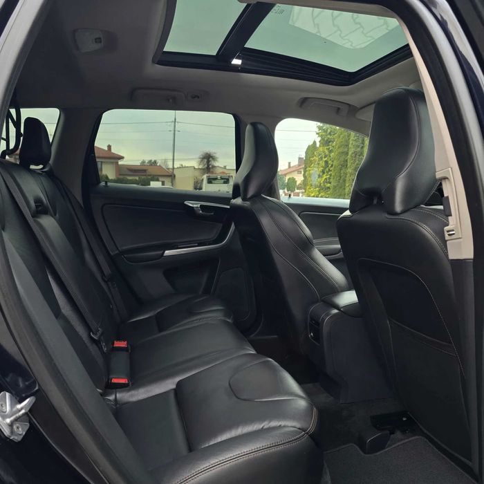 Volvo XC60      2016