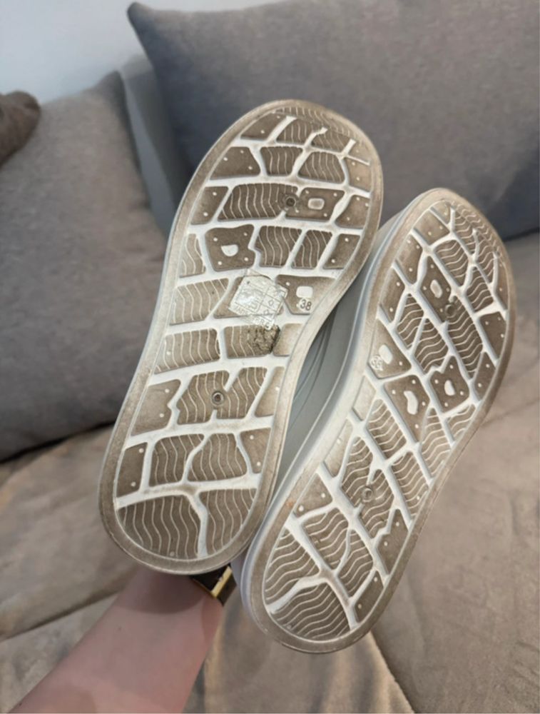 biale buty na wysokiej podeszwie butik