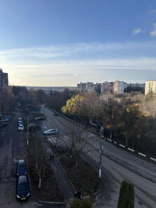 Продаж 4х кімнатної квартири з гарним видом