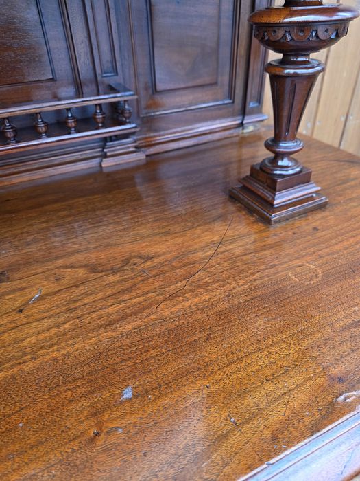 Orzechowy kredens eklektyczny rzeczy #2107 Stylowy Węgrów