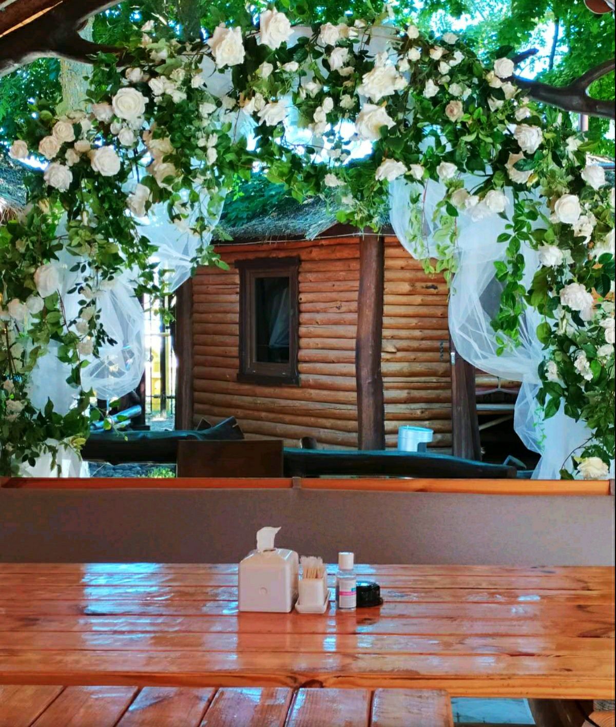 Свадебные арки из белых роз на выбор. Прокат.2600