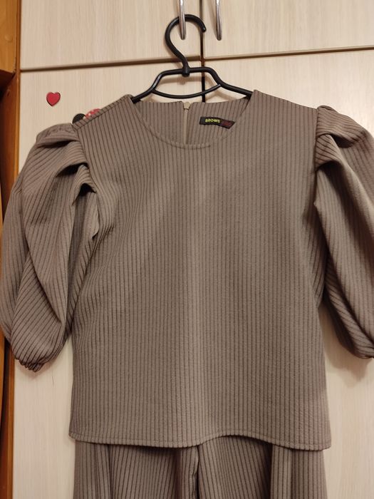 Продам костюм на девочку.