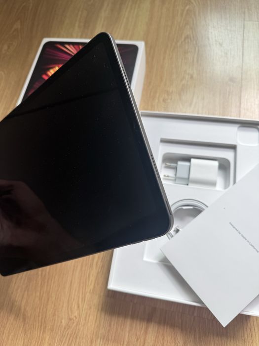 Ipad Pro M1 3 geracão de 128gb 11’ com Capa Apple