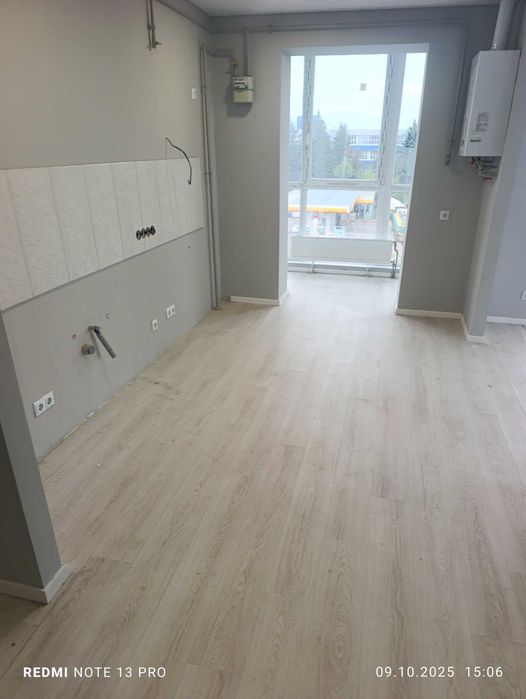 Продам 2-кімнатну квартиру з ремонтом по вул Рівненській 67,2 м.кв.