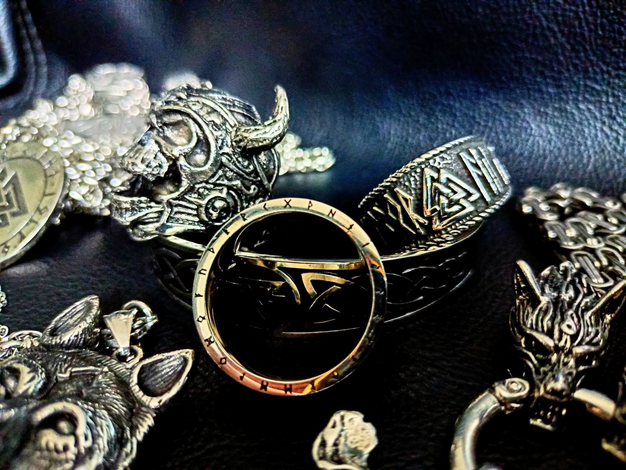 Valknut runy nordycka zawieszka wisiorek wikinga łańcuszek młot Thora