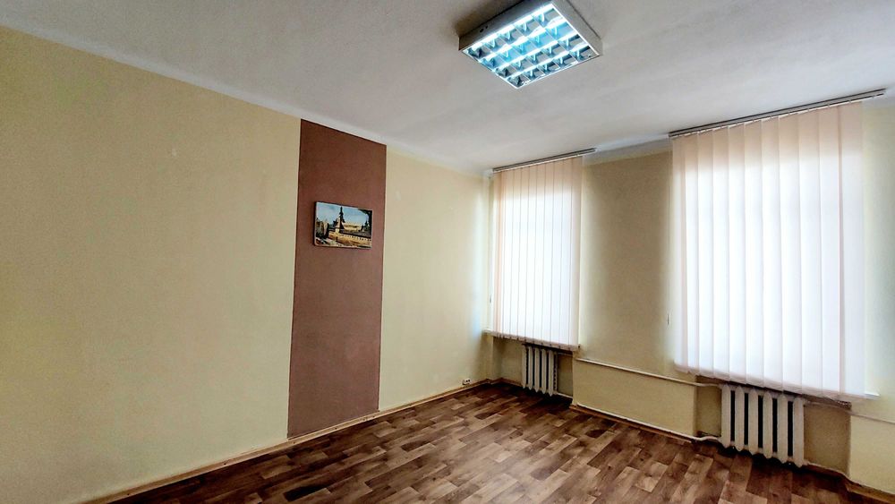 Грушевського 28/2. Метро Арсенальна, Хрещатик. Офіс 76кв.м