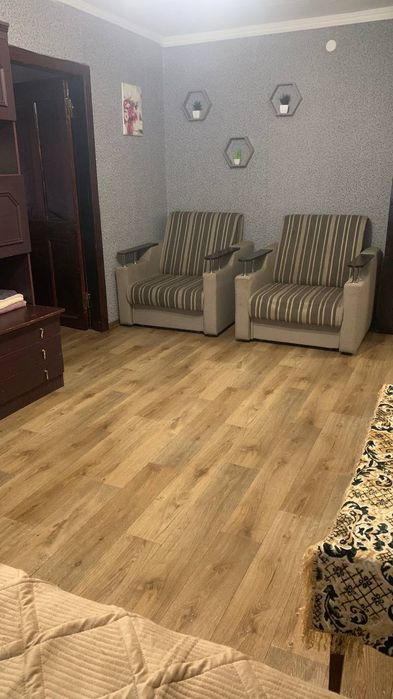 Здається подобово двокімнатна квартира в центрі м. Марганець