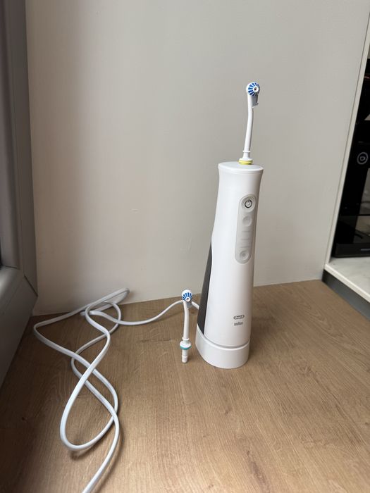 Ірригатор Oral-B AquaCare 6 Pro-Expert