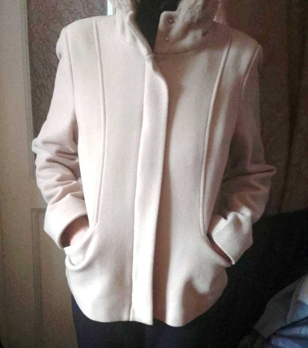 Прода женскую куртку Dorothy Perkins 80% шерсть!