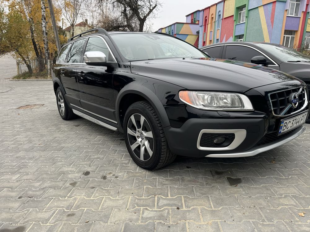 Продам Volvo xc70,2,4d