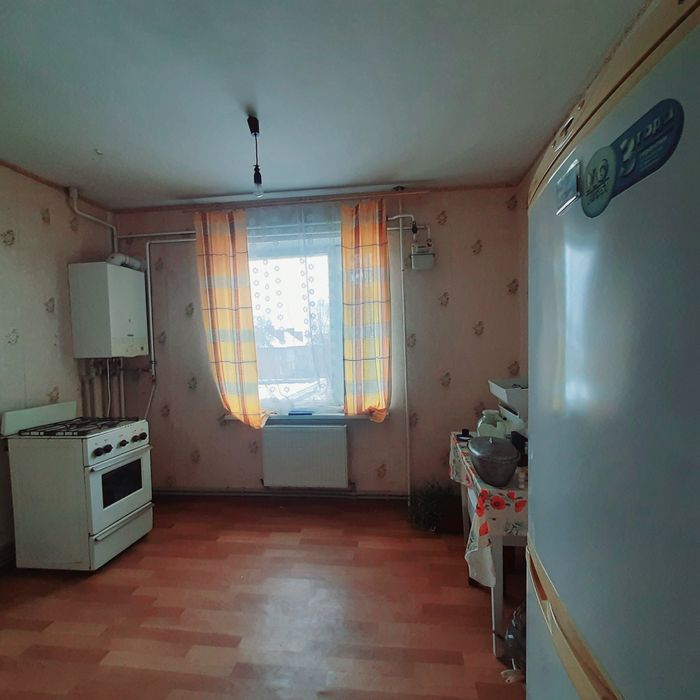 Продам 3-кімн. квартиру в Узині з автономним опаленням