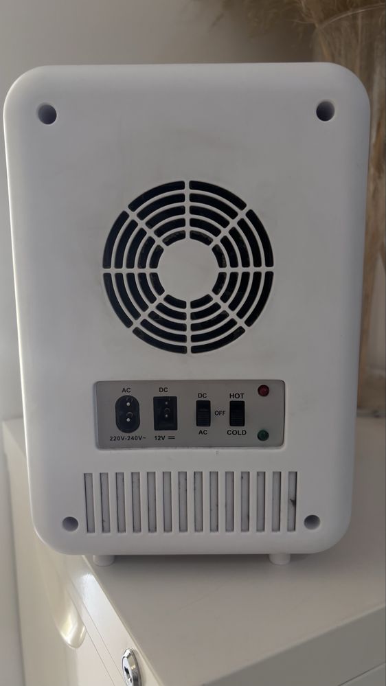 Adler AD 8085 Mini lodówka z lustrem 4L AC/DC