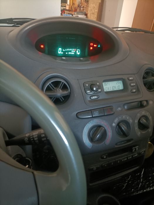 Toyota yiares ano 2000