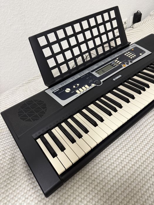 Синтезатор Yamacha ypt-210