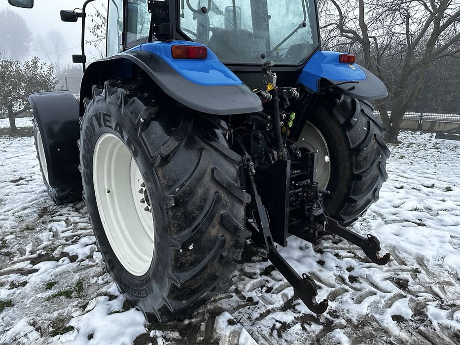 New Holland TM120