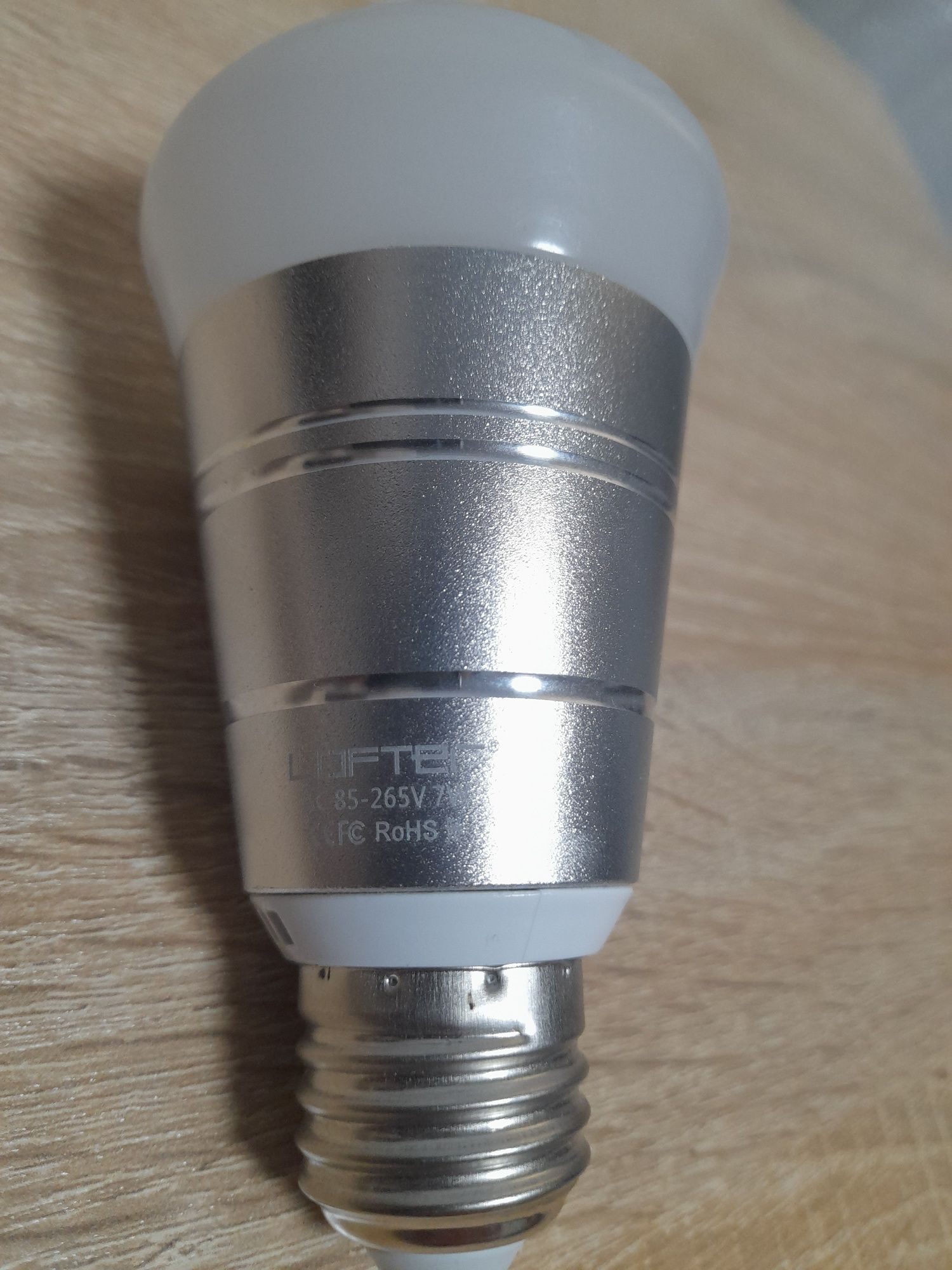 Умная лампочка Lofter 7 вт Е27 RGB WIFI Echo Alexa