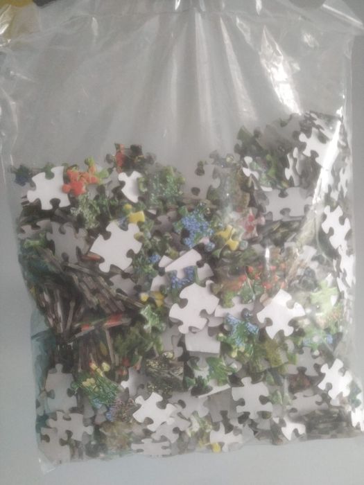 Nowe puzzle 1000 elem. Ogród
