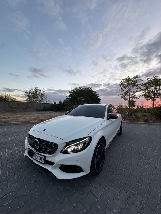 Mercedes-benz S205 2016 року 2.2 л.