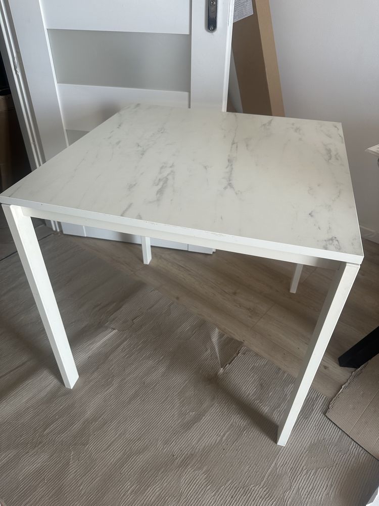 Stół 75x75 blat w kolorze białego marmuru