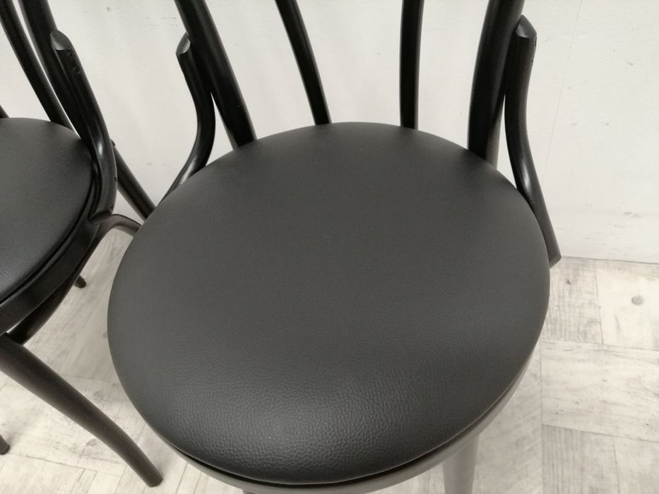 krzesła model Thonet A-18 nowe komplet sześć sztuk czarne gięty buk