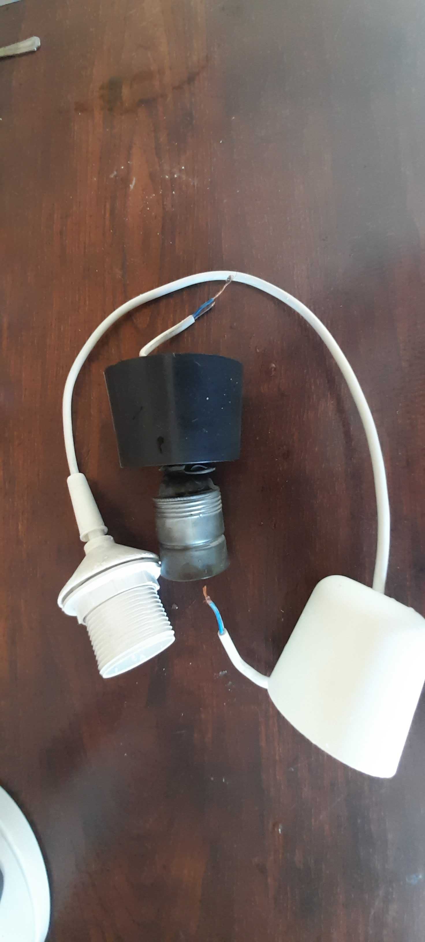 Lampa-zawiesie do klosza 2 szt za 8 zł