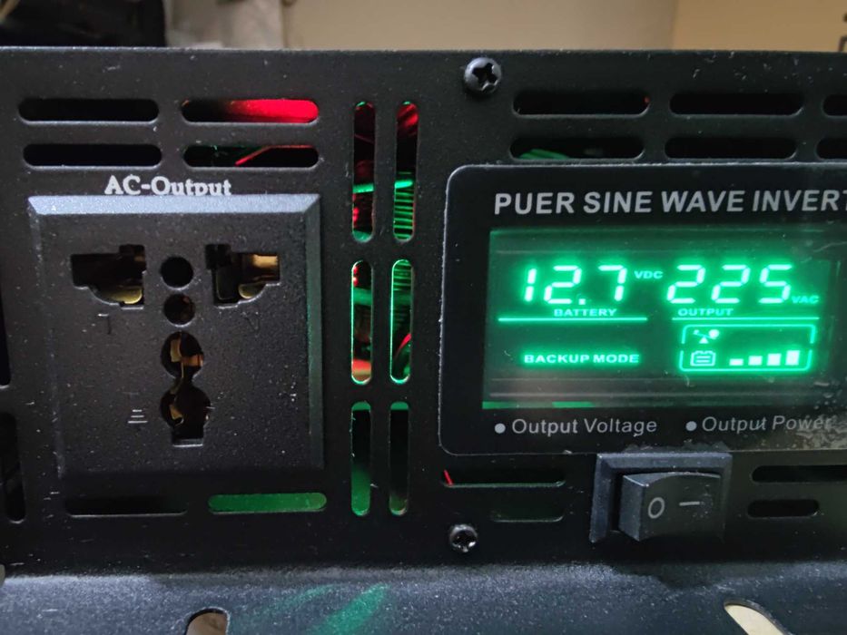 Продам новий інвертор EAFC 5000 12В на 220В з потужністю 2800/5000 Вт