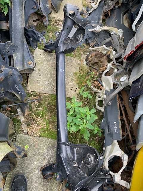 Honda HR-V III 2021- Belka Zawieszenia Tył